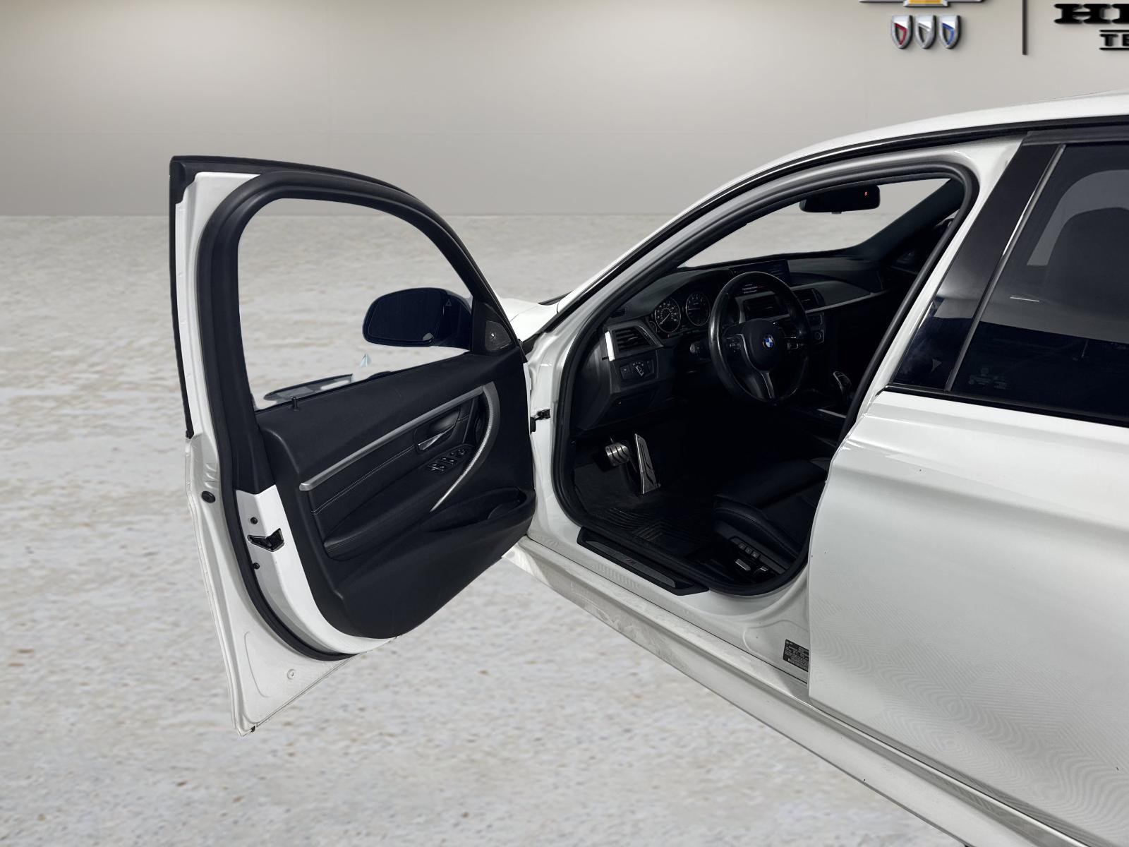 2018 BMW 3 Series Vehicle Photo in GEORGETOWN, TX 78626-7508