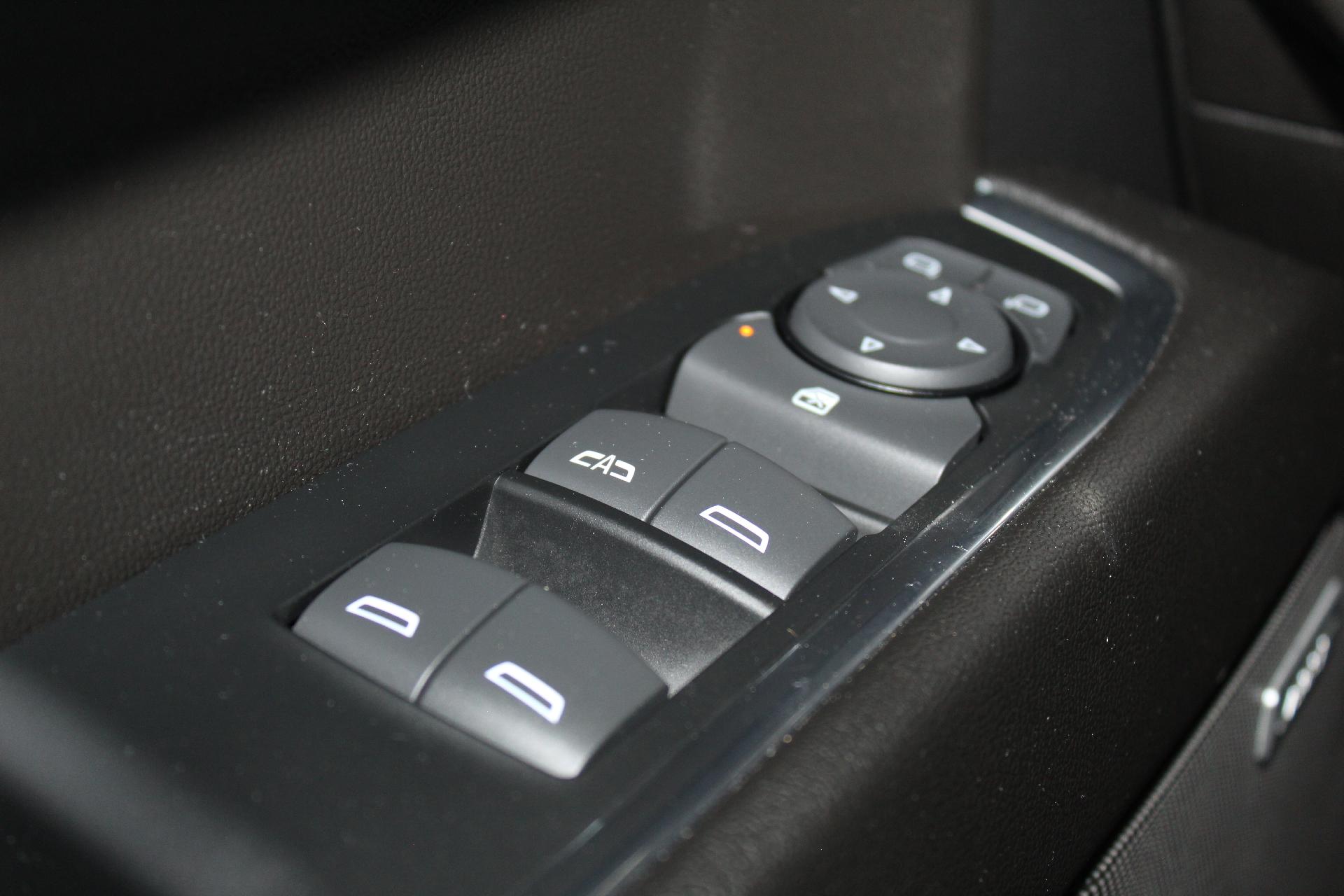 2023 Chevrolet Silverado 1500 Vehicle Photo in NORTHAMPTON, MA 01060-1120