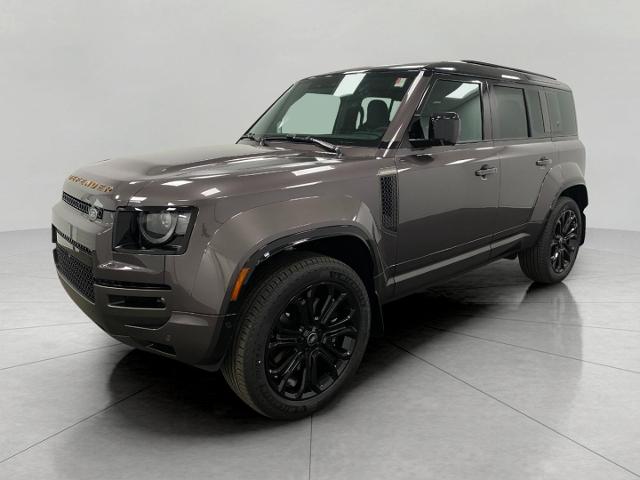 2025 Defender Vehicle Photo in Appleton, WI 54913