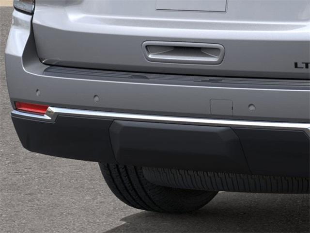 2025 Chevrolet Suburban Vehicle Photo in ENGLEWOOD, CO 80113-6708
