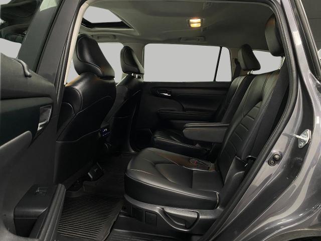 2022 Toyota Highlander Vehicle Photo in Appleton, WI 54913