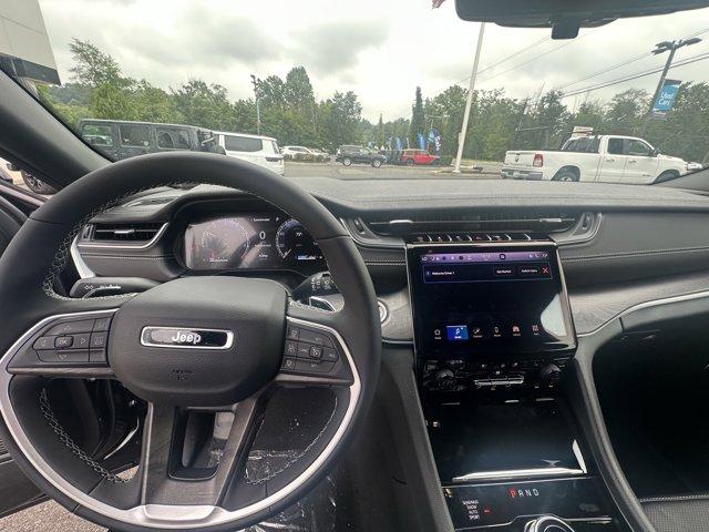 2025 Jeep Grand Cherokee L Vehicle Photo in Doylsetown, PA 18901