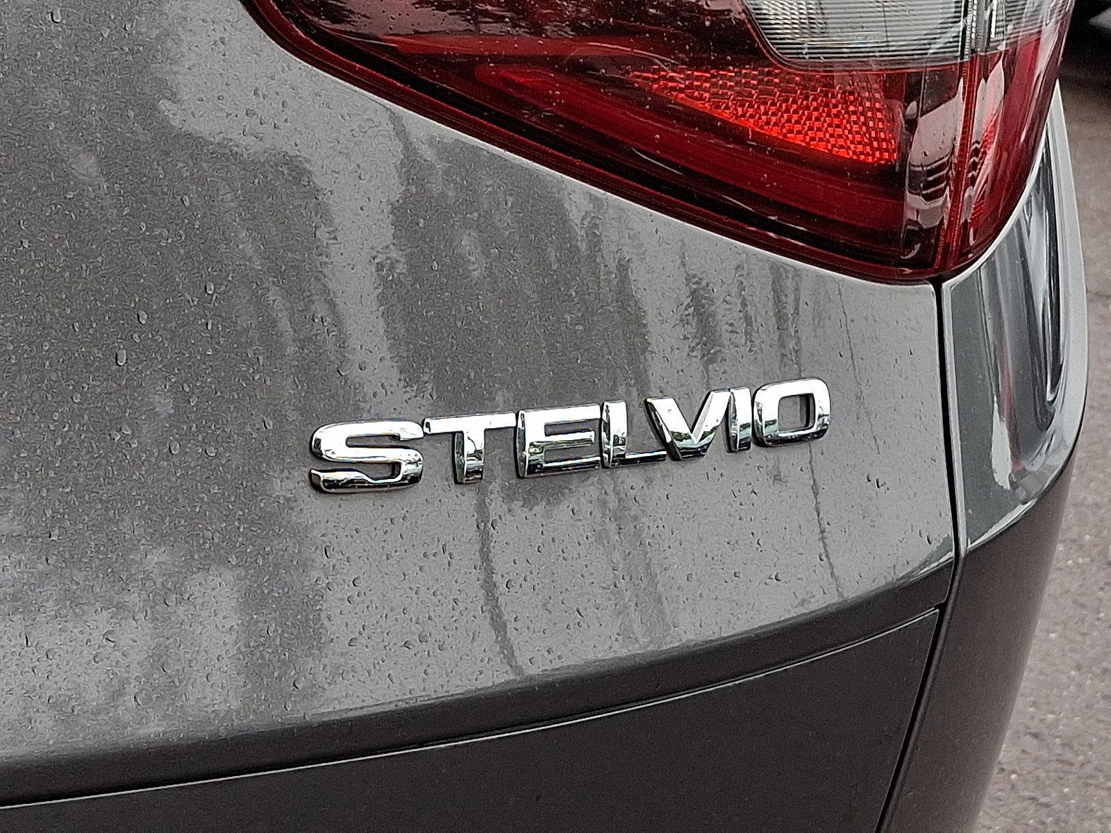 2022 Alfa Romeo Stelvio Vehicle Photo in Willow Grove, PA 19090