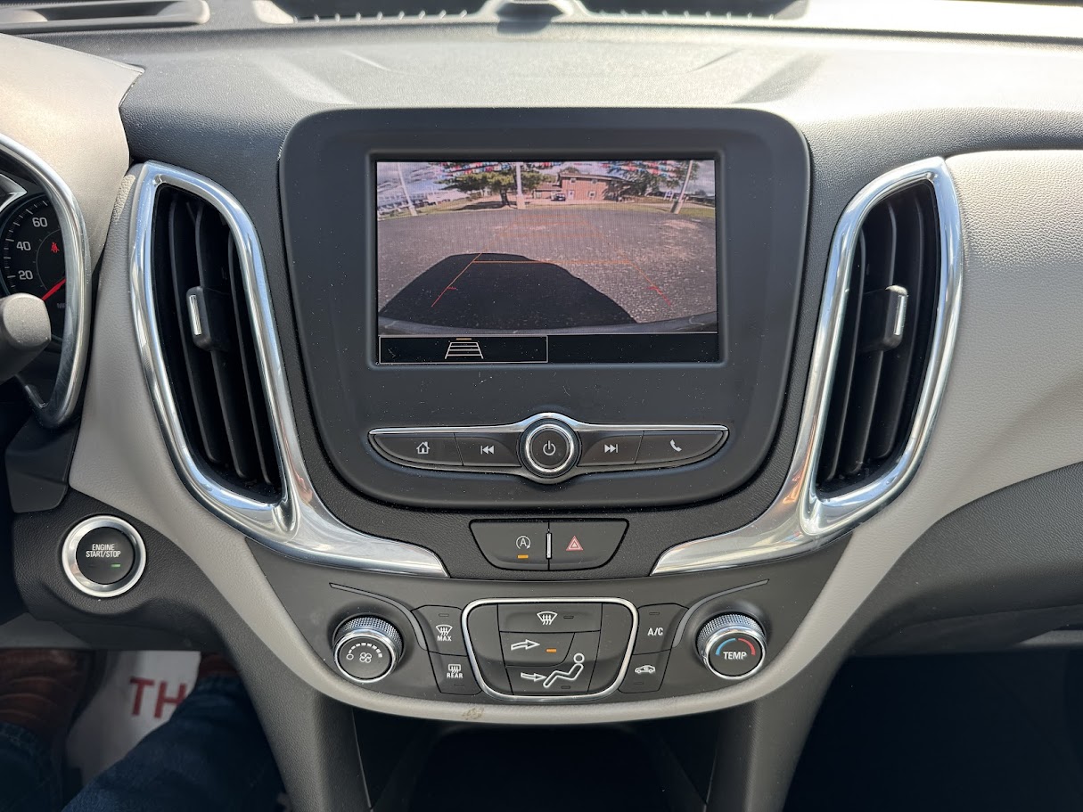 2023 Chevrolet Equinox Vehicle Photo in BOONVILLE, IN 47601-9633