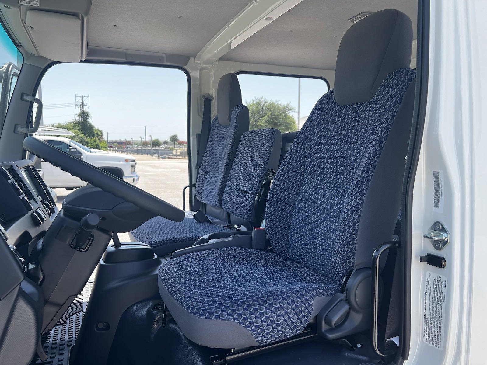 2025 Chevrolet Low Cab Forward 5500 XG Vehicle Photo in GEORGETOWN, TX 78626-7508