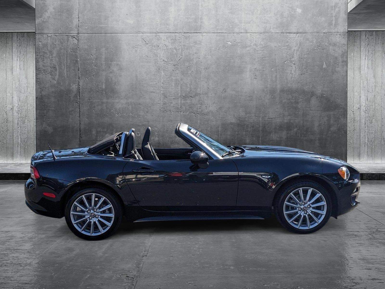 2017 FIAT 124 Spider Vehicle Photo in GREENACRES, FL 33463-3207