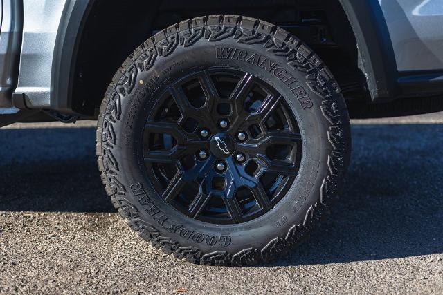 2025 Chevrolet Colorado Vehicle Photo in NEWBERG, OR 97132-1927