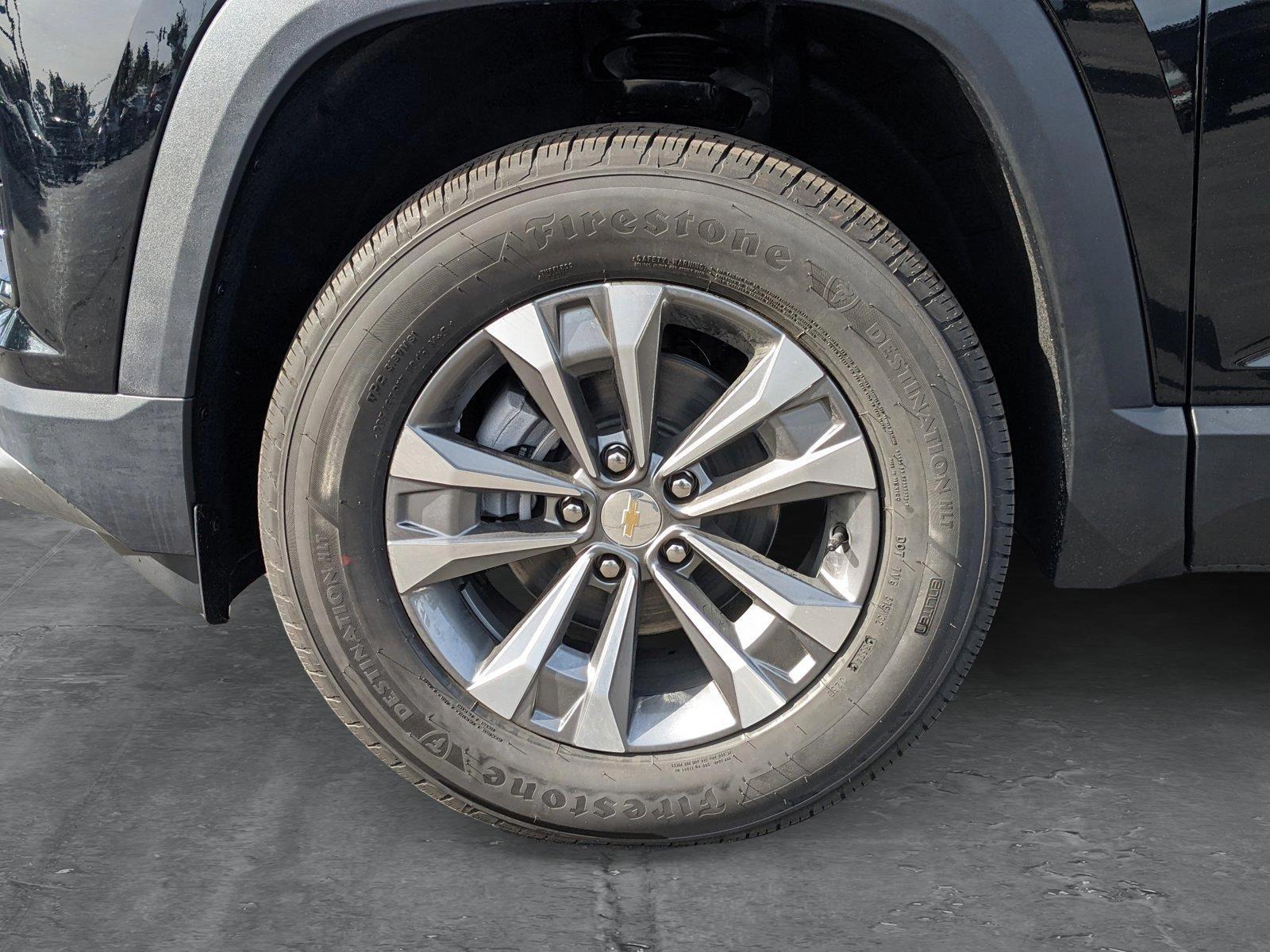 2025 Chevrolet Equinox Vehicle Photo in VALENCIA, CA 91355-1705