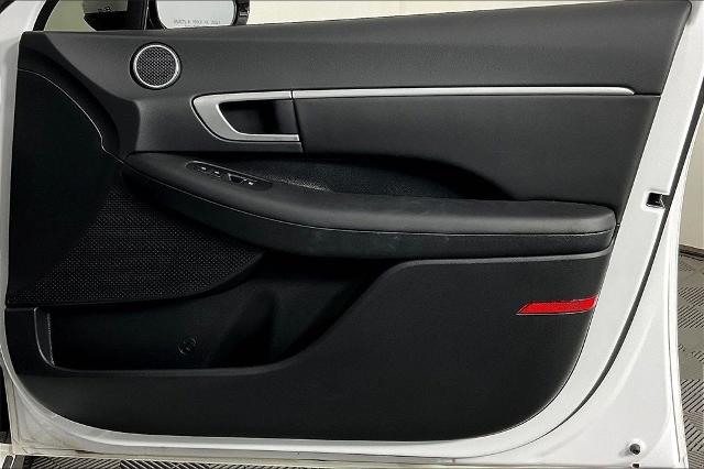 2024 Hyundai SONATA Hybrid Vehicle Photo in Tulsa, OK 74129