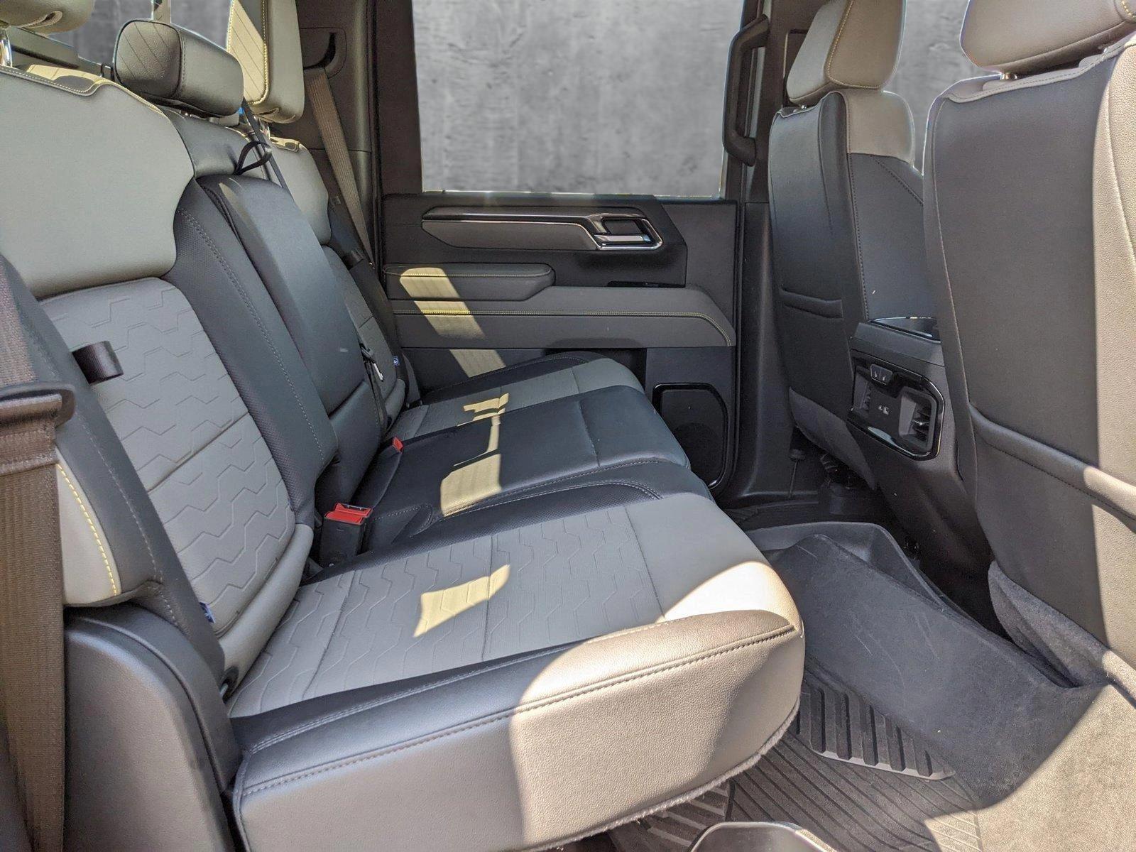 2024 Chevrolet Silverado 2500 HD Vehicle Photo in TIMONIUM, MD 21093-2300