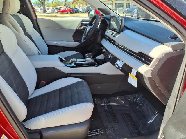 2025 Mitsubishi Outlander Vehicle Photo in Tampa, FL 33612