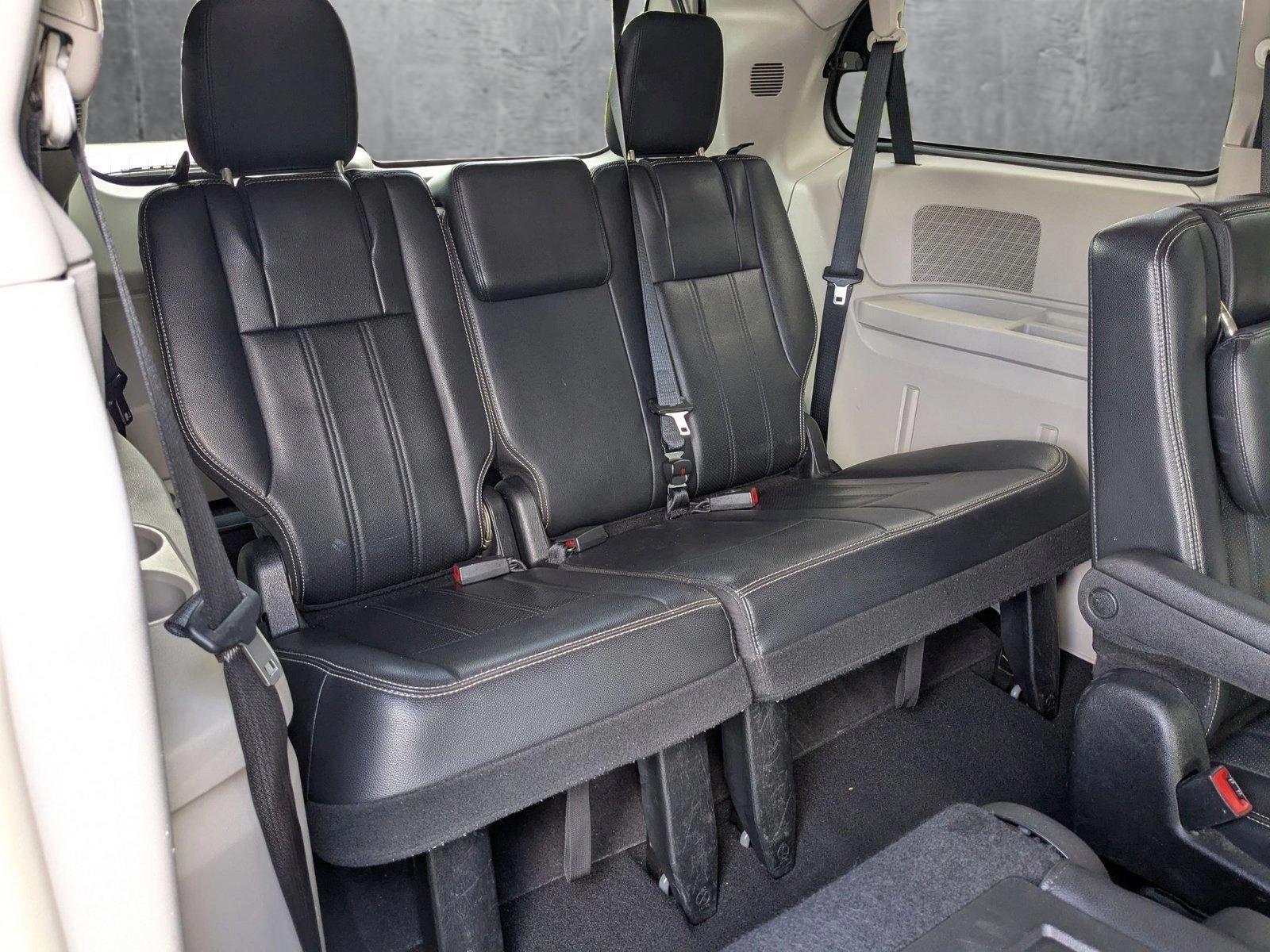 2012 Chrysler Town & Country Vehicle Photo in PEMBROKE PINES, FL 33024-6534