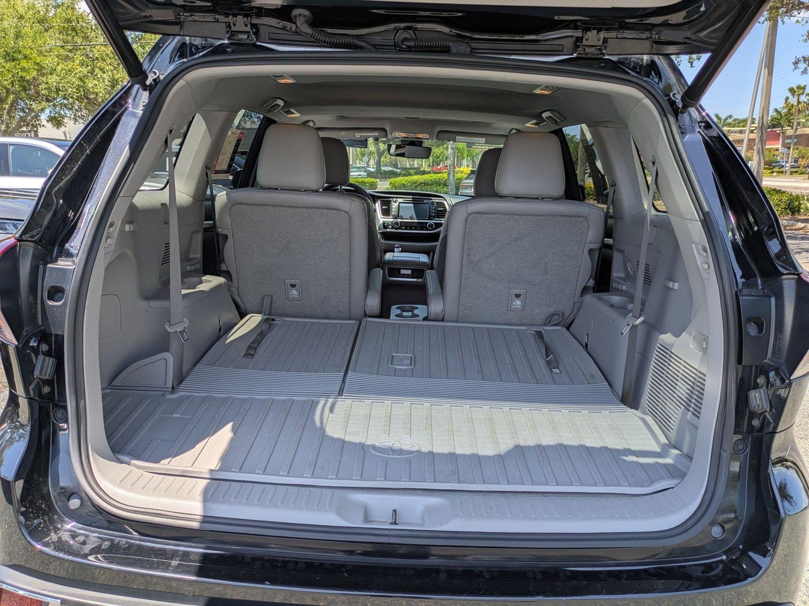 2017 Toyota Highlander Vehicle Photo in Clearwater, FL 33765