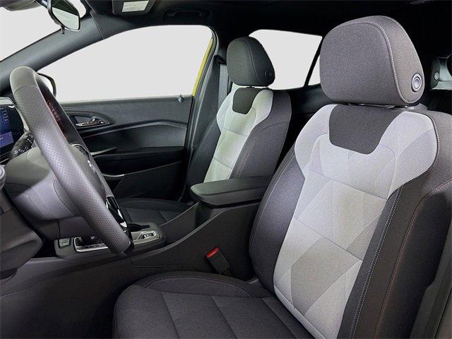 2025 Chevrolet Trax Vehicle Photo in PUYALLUP, WA 98371-4149