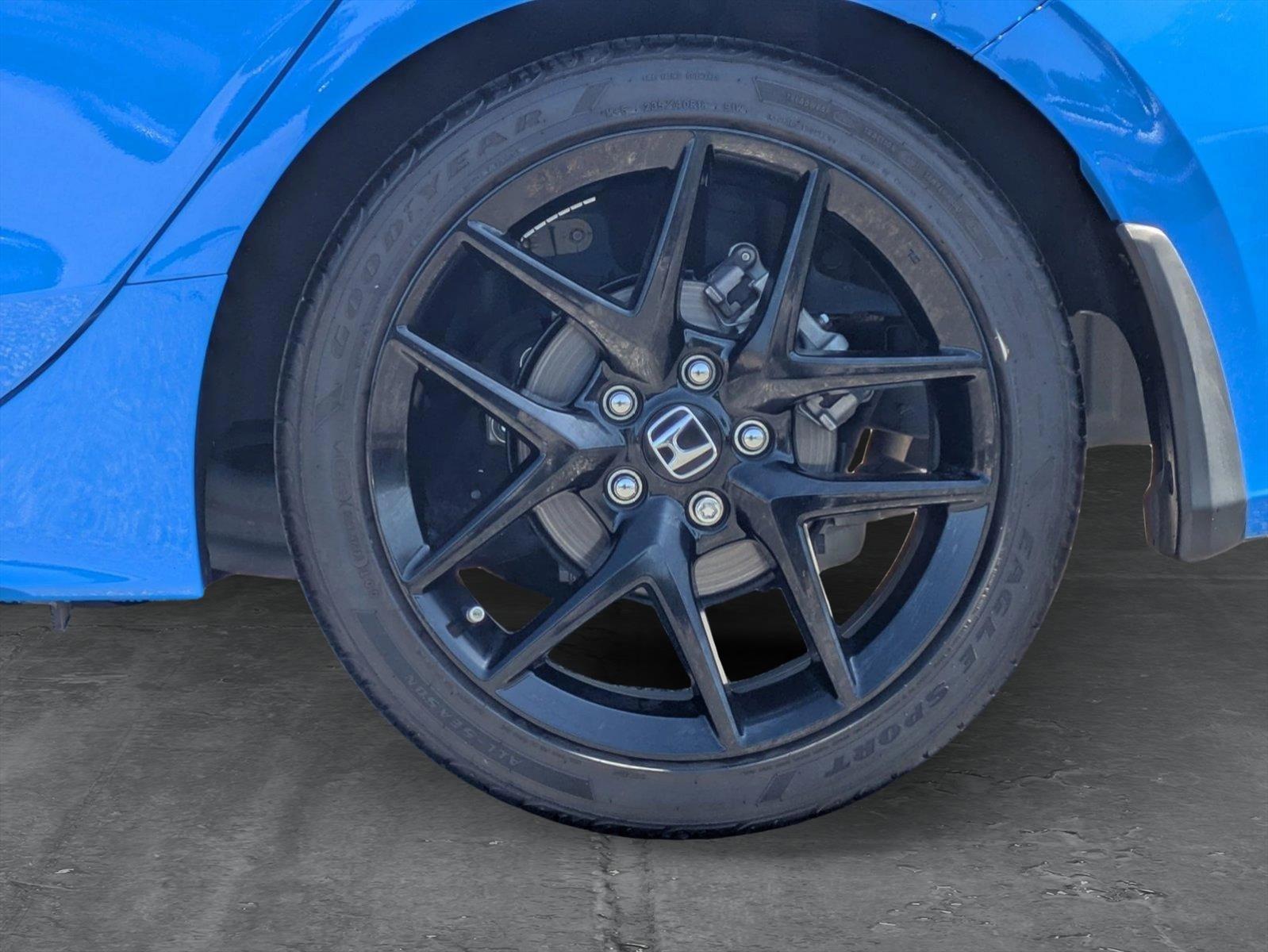 2023 Honda Civic Hatchback Vehicle Photo in Valencia, CA 91355-1794