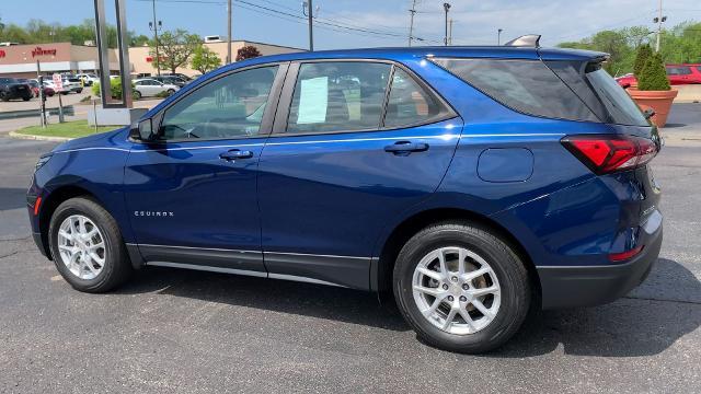 2022 Chevrolet Equinox Vehicle Photo in MOON TOWNSHIP, PA 15108-2571