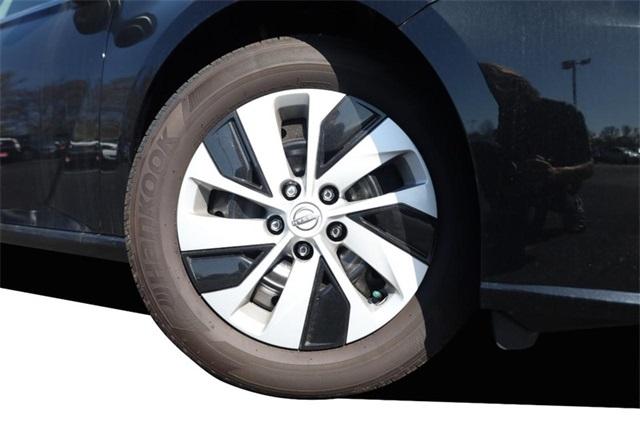 2025 Nissan Altima Vehicle Photo in Hazelwood, MO 63042