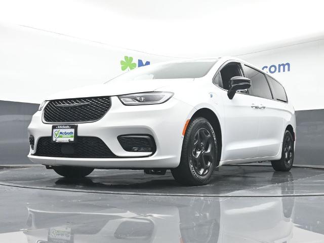 2024 Chrysler Pacifica Vehicle Photo in Cedar Rapids, IA 52402