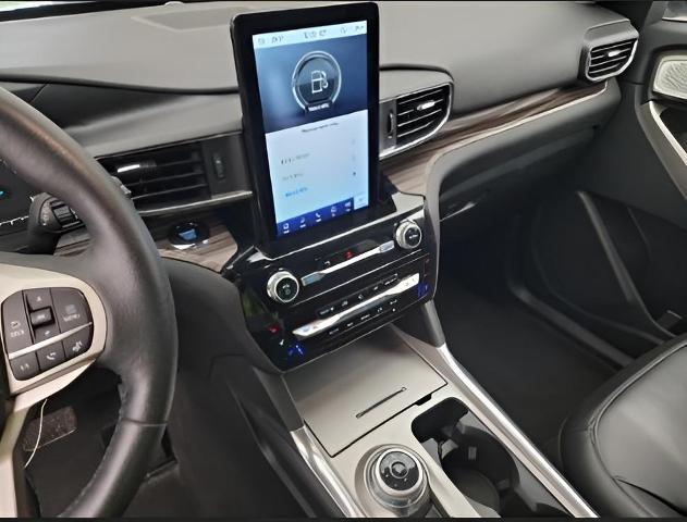 2023 Ford Explorer Vehicle Photo in Oshkosh, WI 54901