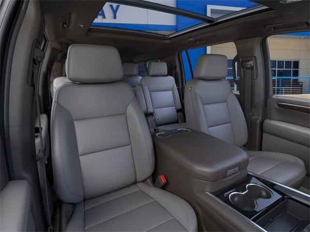2025 Chevrolet Suburban Vehicle Photo in ENGLEWOOD, CO 80113-6708