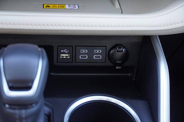 2025 Toyota Highlander Vehicle Photo in Riverdale, UT 84405