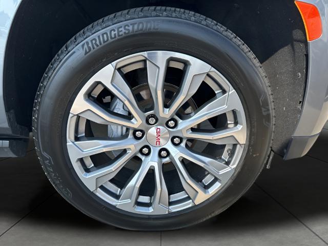 2022 GMC Yukon XL Vehicle Photo in MANITOWOC, WI 54220-5838