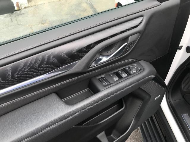 2024 GMC Yukon XL Vehicle Photo in GREEN BAY, WI 54303-3330