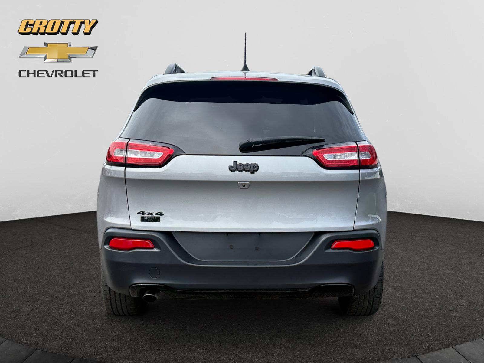 View vehicle photo 4