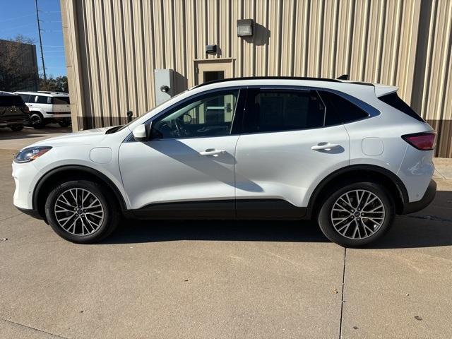 Used 2022 Ford Escape Titanium with VIN 1FMCU0LZ7NUA37537 for sale in Wichita, KS