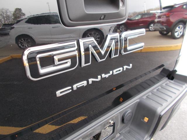 2022 GMC Canyon Vehicle Photo in LOWELL, MA 01852-4336