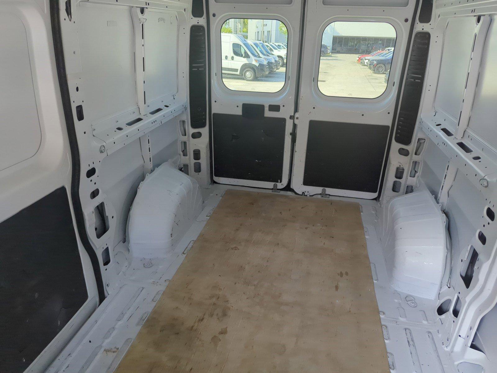 2017 Ram ProMaster Cargo Van Vehicle Photo in Pembroke Pines, FL 33027