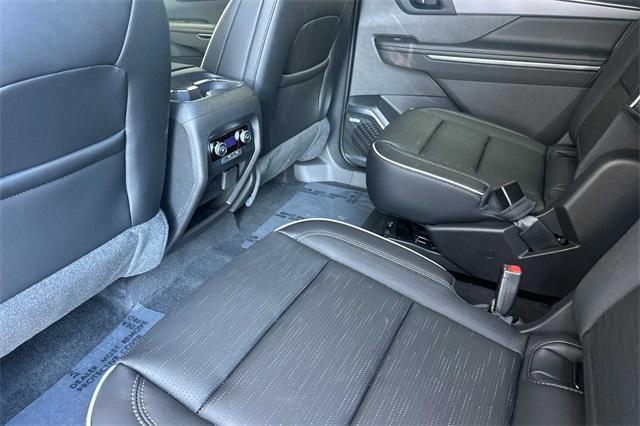 2025 Buick Enclave Vehicle Photo in ELK GROVE, CA 95757-8703