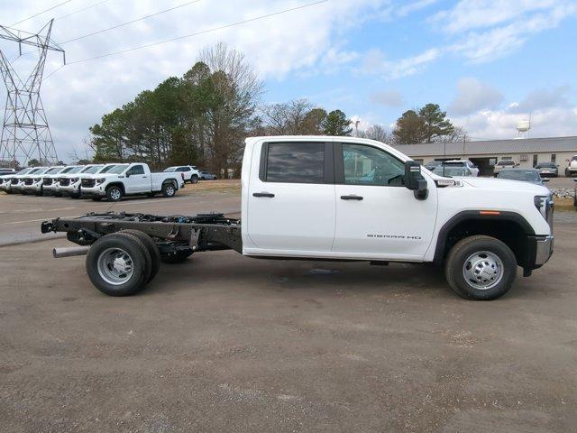 2025 GMC Sierra 3500 HD Chassis Cab Vehicle Photo in ALBERTVILLE, AL 35950-0246