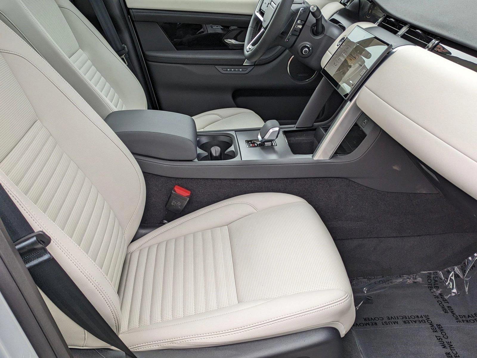 2025 Land Rover Discovery Sport Vehicle Photo in Bethesda, MD 20852