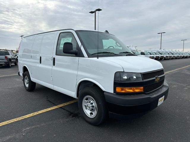 2024 Chevrolet Express Cargo 2500 Vehicle Photo in COLUMBIA, MO 65203-3903
