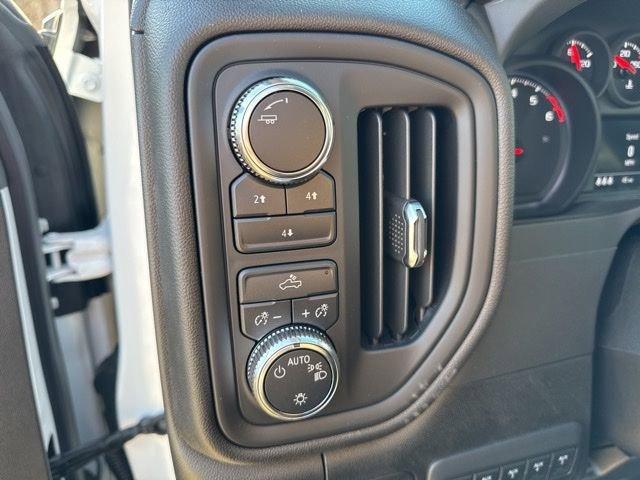 2024 GMC Sierra 3500 HD Vehicle Photo in MEDINA, OH 44256-9631