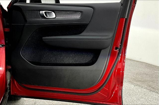 2021 Volvo XC40 Vehicle Photo in Grapevine, TX 76051