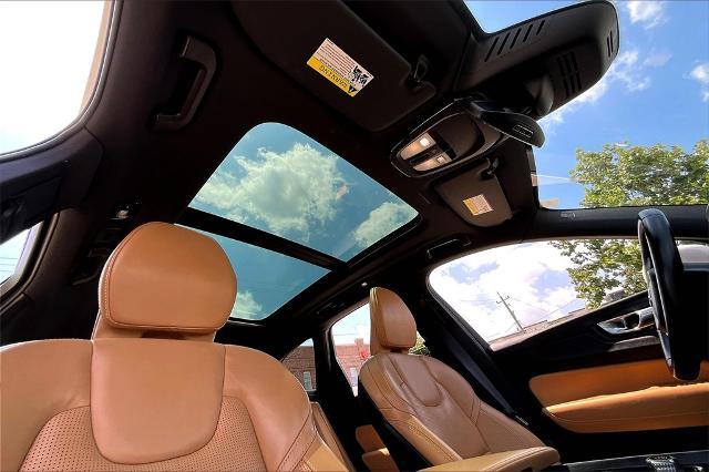 2022 Volvo XC60 Vehicle Photo in Houston, TX 77007