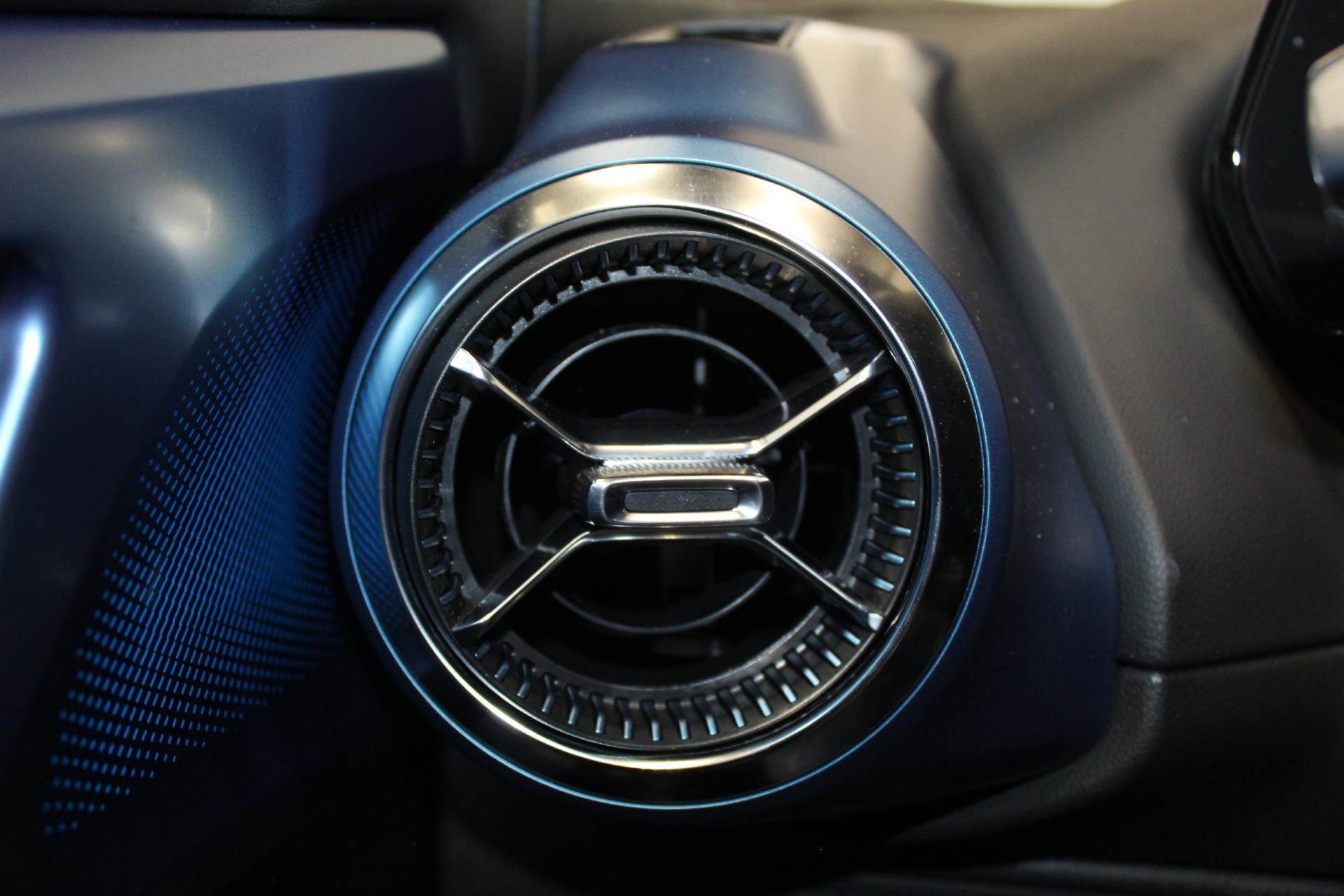 2025 Chevrolet Equinox EV Vehicle Photo in NORTHAMPTON, MA 01060-1120