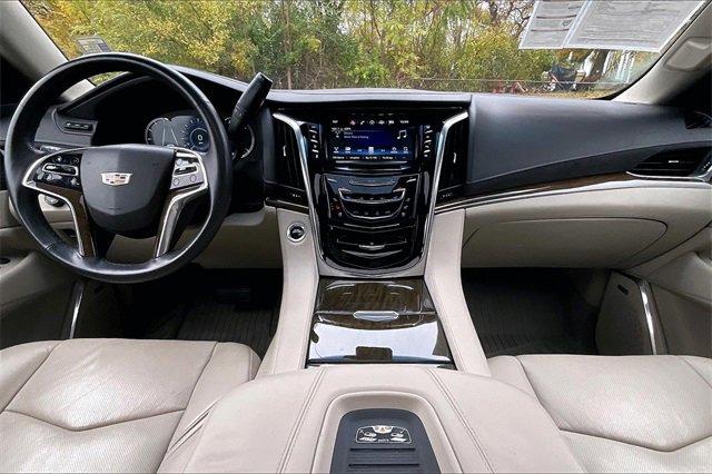 2018 Cadillac Escalade Vehicle Photo in INDEPENDENCE, MO 64055-1314