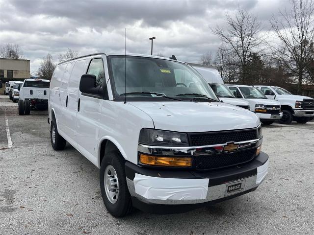 2025 Chevrolet Express Cargo 2500 Vehicle Photo in ALCOA, TN 37701-3235