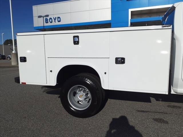 2024 Chevrolet Silverado 3500 HD Chassis Cab Vehicle Photo in EMPORIA, VA 23847-1235