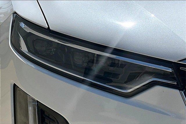 2024 Cadillac XT6 Vehicle Photo in TOPEKA, KS 66609-0000