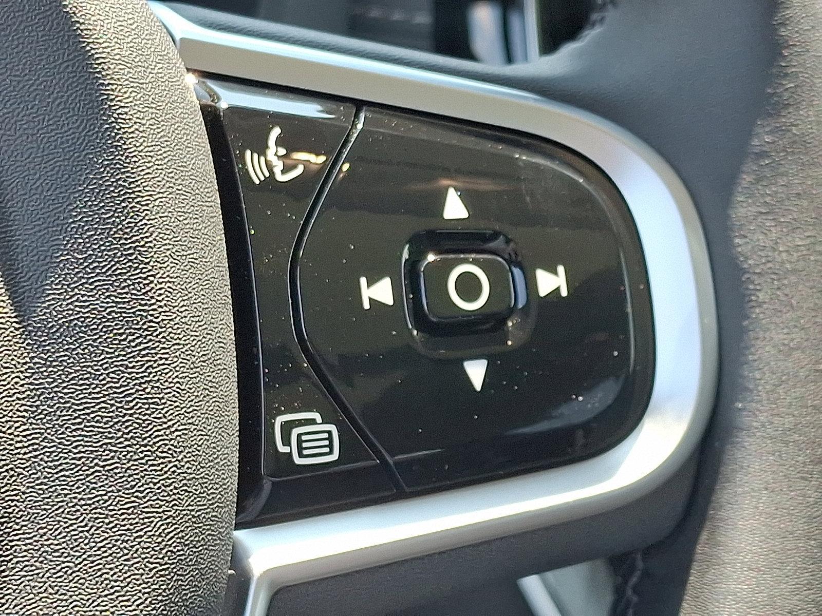 2025 Volvo XC60 Vehicle Photo in Trevose, PA 19053