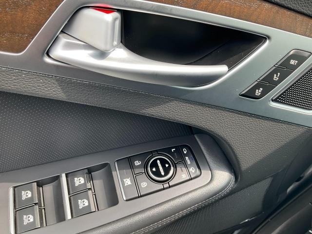 2016 Hyundai GENESIS Vehicle Photo in Kaukauna, WI 54130