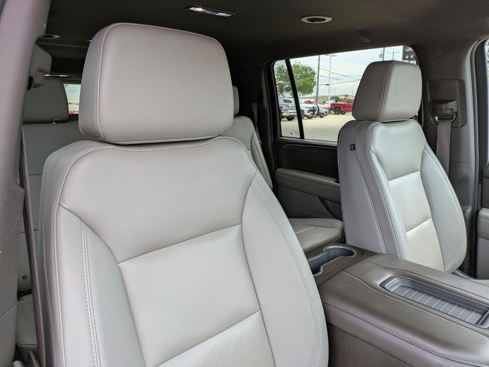 2023 Chevrolet Suburban Vehicle Photo in SELMA, TX 78154-1460