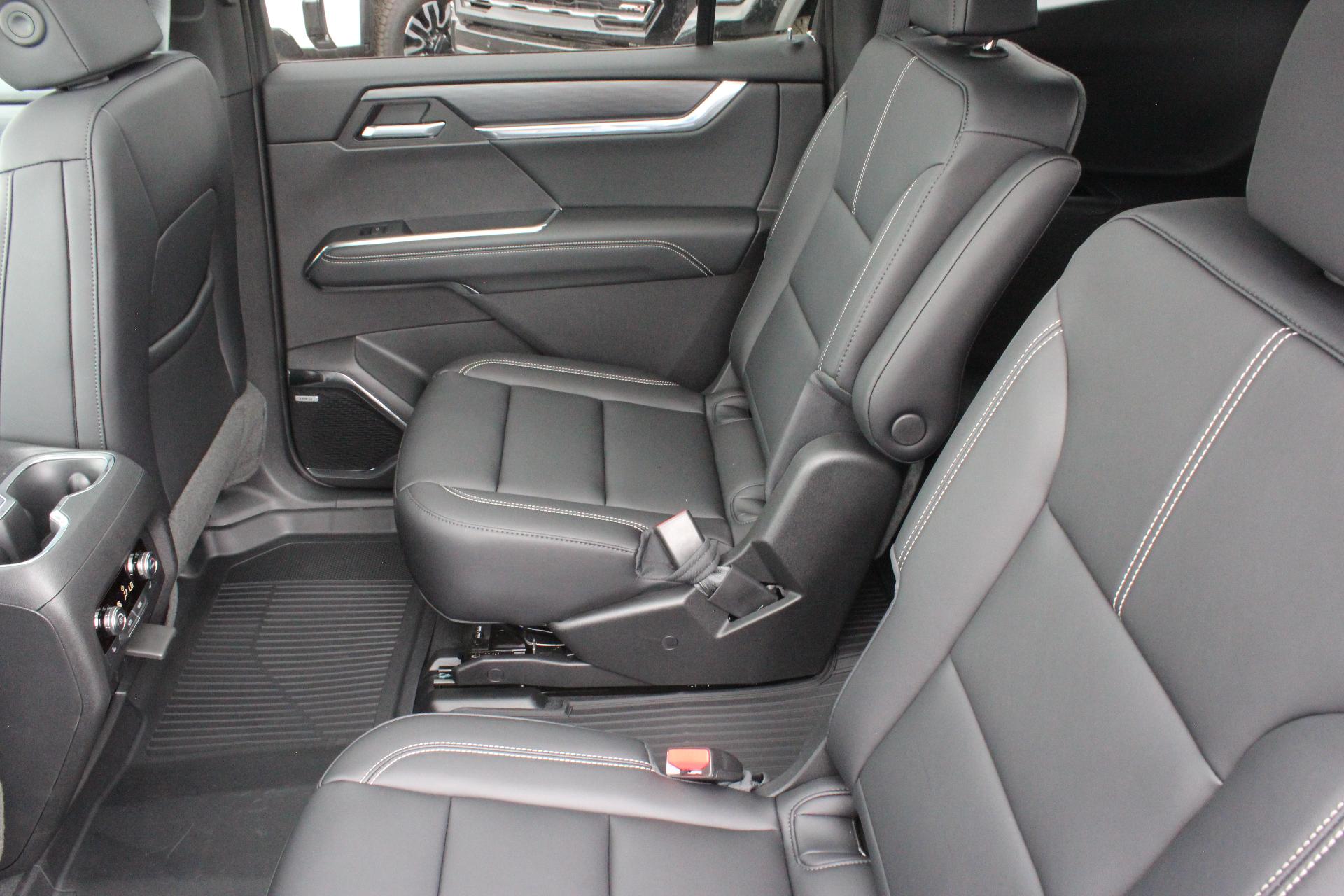 2025 GMC Acadia Vehicle Photo in AURORA, CO 80012-4011