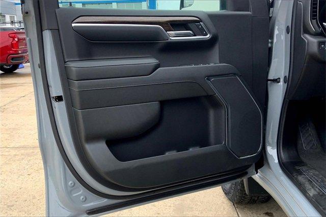 2024 GMC Sierra 1500 Vehicle Photo in TOPEKA, KS 66609-0000