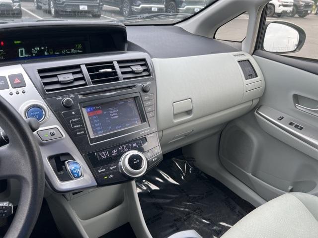 2014 Toyota Prius v Vehicle Photo in GREEN BAY, WI 54304-5303