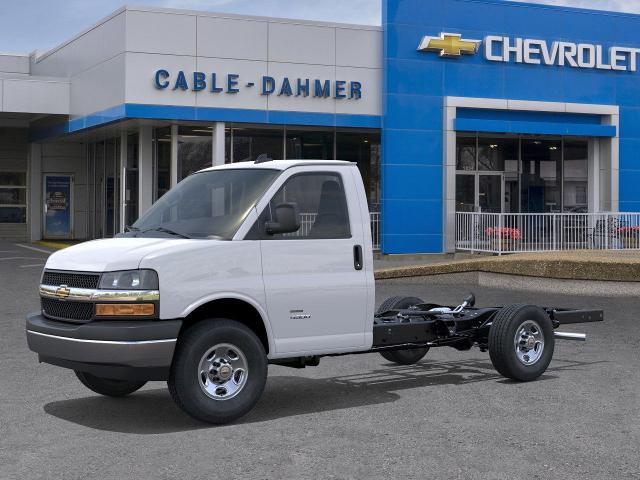 2025 Chevrolet Express Cutaway 3500 Vehicle Photo in INDEPENDENCE, MO 64055-1314
